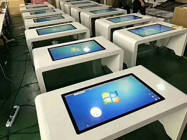 Intelligente Tabelle LCD des Bildschirm-, die multi Touch Screen Kiosk für Café-Tabelle/Konferenz annonciert